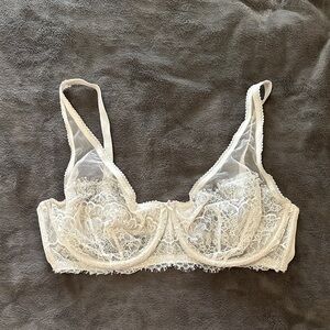 Victoria's Secret Lace Underwire Bra - Cream